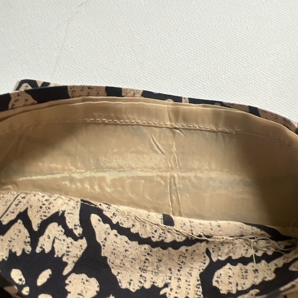 S.L.B.Vintage Silk Floral Print Sz 10 Pants in Beige / Black Capri Inseam: 25" - Picture 6 of 10